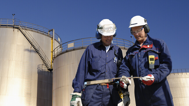 Solutions de travailleurs connectés pour l'industrie pétrolière et gazière